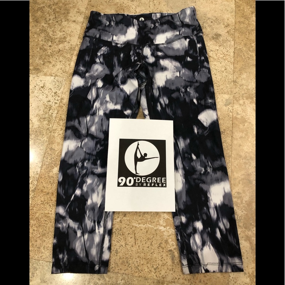 🧘‍♀️ 90 Degree By Reflex Capris - Size XS